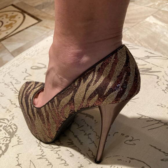 Qupid sparkly gold, and bronze stilettos - Picture 5 of 11